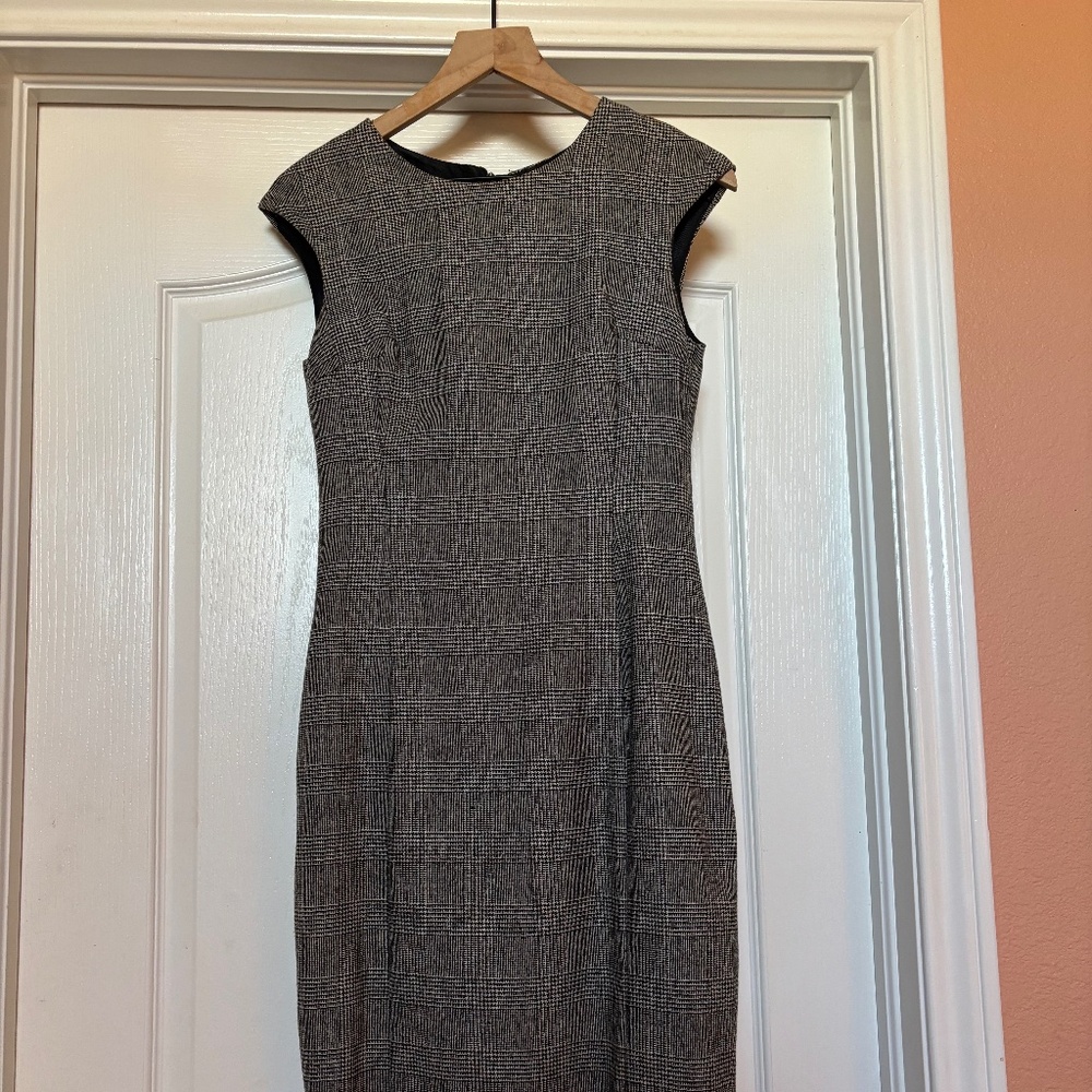 Zara Tweed Fitted Silhouette Dress
